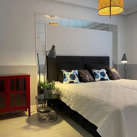 Komfortowy Apartament Przy Lesie アパート グディニャ