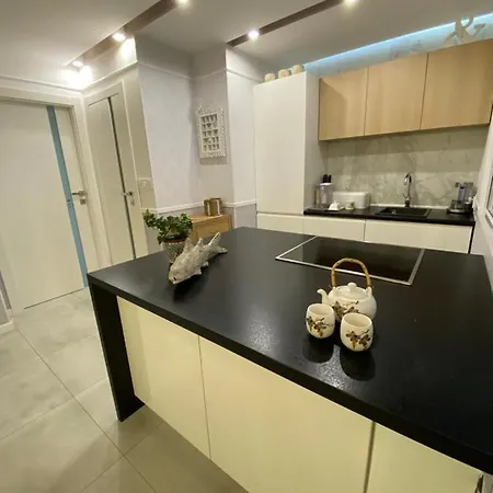 Komfortowy Apartament Przy Lesie アパート